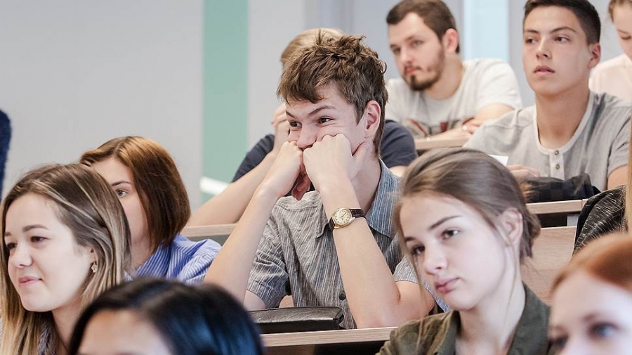 Студенты колледжей и техникумов продолжат обучение очно Студенты колледжей и техникумов продолжат обучение очно