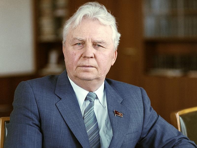 В музее открылась фотовыставка к 100-летию Егора Лигачева В музее открылась фотовыставка к 100-летию Егора Лигачева