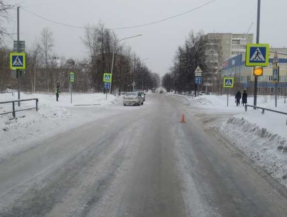 Пожилая женщина попала под колеса автомобиля Пожилая женщина попала под колеса автомобиля