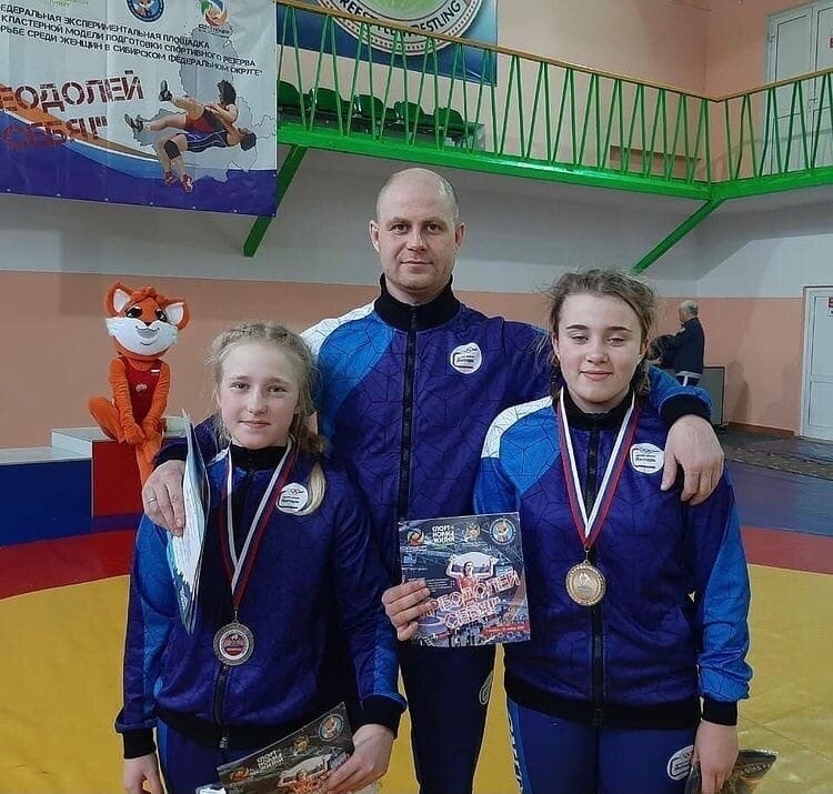 Северчанки стали призерами первенства Сибири по спортивной борьбе Северчанки стали призерами первенства Сибири по спортивной борьбе