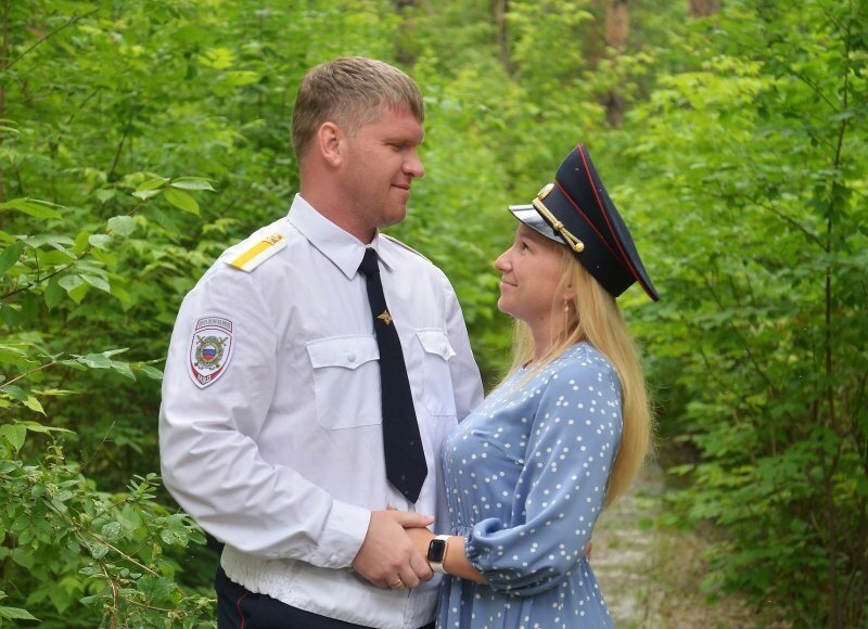 Полицейская семья: многодетный папа Андрей Саенок Полицейская семья: многодетный папа Андрей Саенок