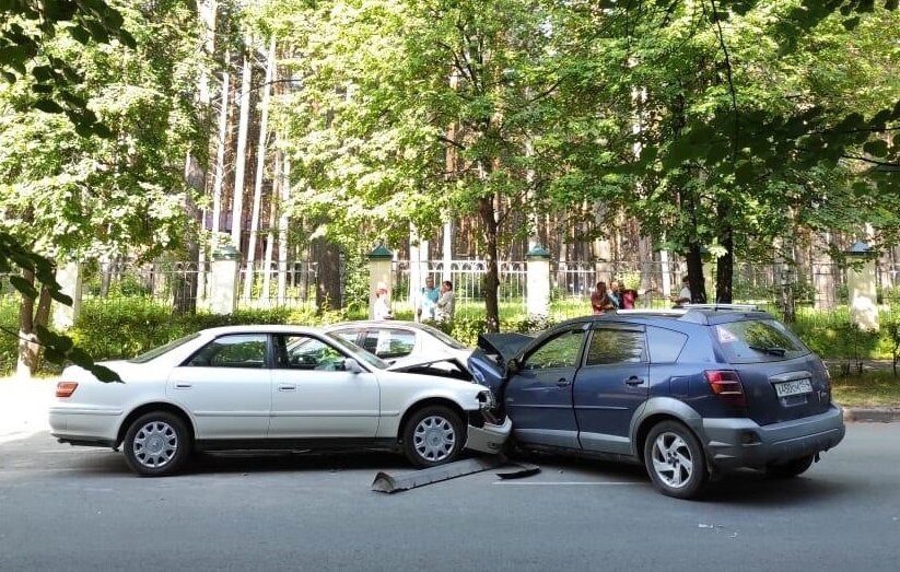 На улице Свердлова произошло ДТП На улице Свердлова произошло ДТП