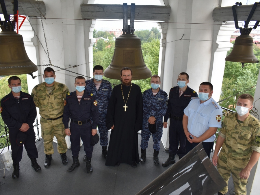 Сотрудники и военнослужащие Росгвардии участвуют в мероприятиях, посвящённых Крещению Руси Сотрудники и военнослужащие Росгвардии участвуют в мероприятиях, посвящённых Крещению Руси