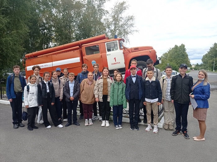 В гости к сотрудникам специальной пожарно-спасательной части № 1 пришли учащиеся Северского лицея В гости к сотрудникам специальной пожарно-спасательной части № 1 пришли учащиеся Северского лицея