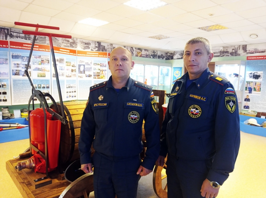 Северские пожарные подарили в музей точную копию пожарного бочечного хода XIX в., сделанную своими руками Северские пожарные подарили в музей точную копию пожарного бочечного хода XIX в., сделанную своими руками