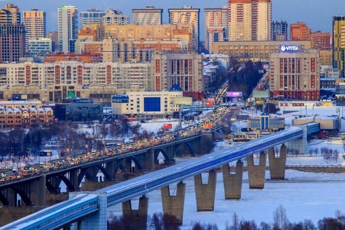 Жителям региона, которые привыкли ездить в Новосибирск, придется предъявлять QR-код Жителям региона, которые привыкли ездить в Новосибирск, придется предъявлять QR-код