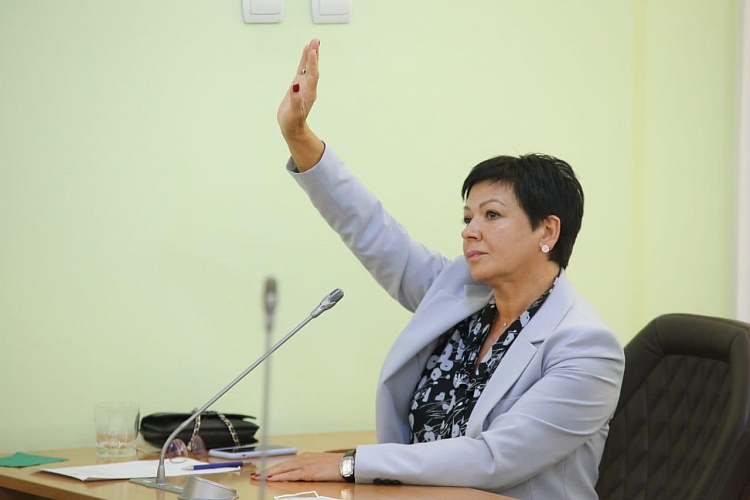 Елена Ульянова предложила провести круглый стол по проблеме ввоза ядерных материалов из Франции в Думе Томска Елена Ульянова предложила провести круглый стол по проблеме ввоза ядерных материалов из Франции в Думе Томска