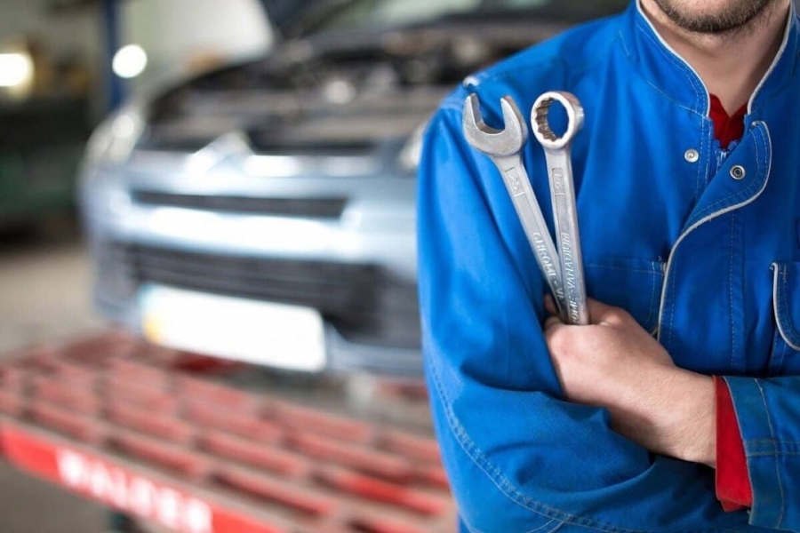 Требуется автослесарь Требуется автослесарь