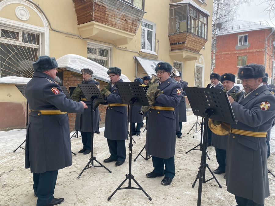 Росгвардия в Томске поздравила ветерана войны с 99-летием Росгвардия в Томске поздравила ветерана войны с 99-летием