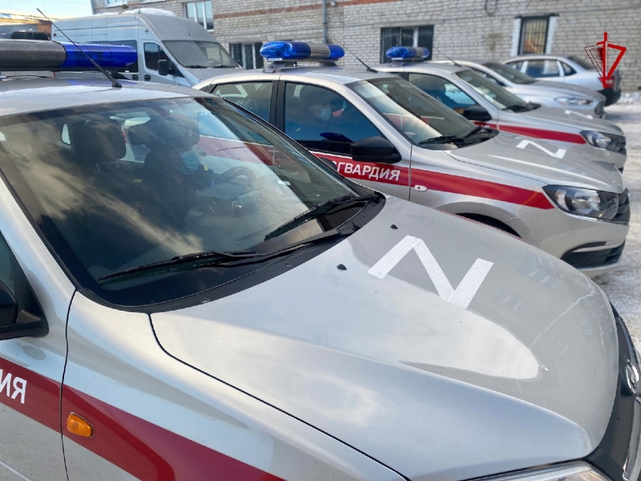Буква «Z» появилась на всех патрульных автомобилях вневедомственной охраны Томской области Буква «Z» появилась на всех патрульных автомобилях вневедомственной охраны Томской области