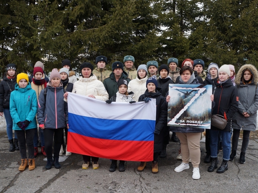 Школьники и студенты Северска написали «письма солдатам» Школьники и студенты Северска написали «письма солдатам»