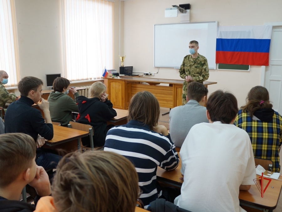 В Томской области стартовали тематические занятия с учащимися ко Дню соединений и воинских частей по охране ВГО и СГ В Томской области стартовали тематические занятия с учащимися ко Дню соединений и воинских частей по охране ВГО и СГ