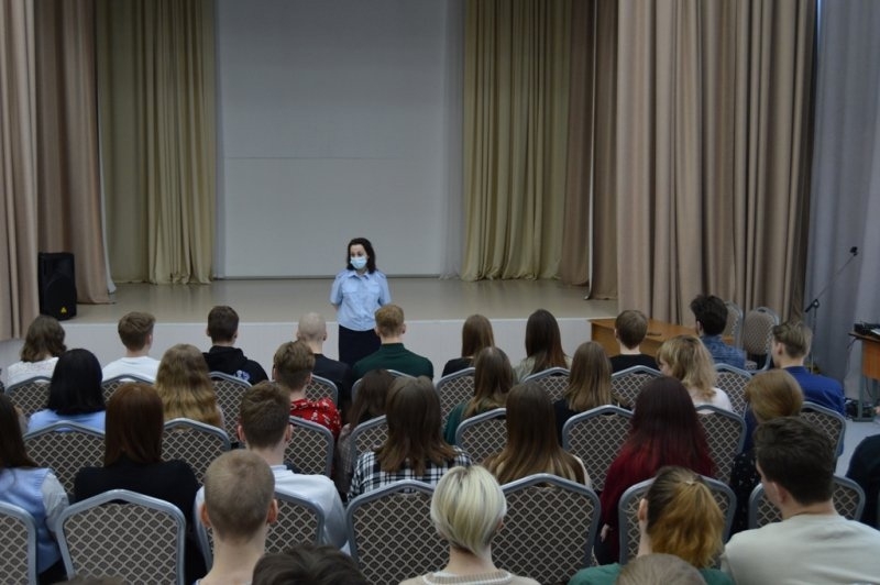 Полицейские провели для учащихся образовательного учреждения лекцию «Твой выбор» Полицейские провели для учащихся образовательного учреждения лекцию «Твой выбор»