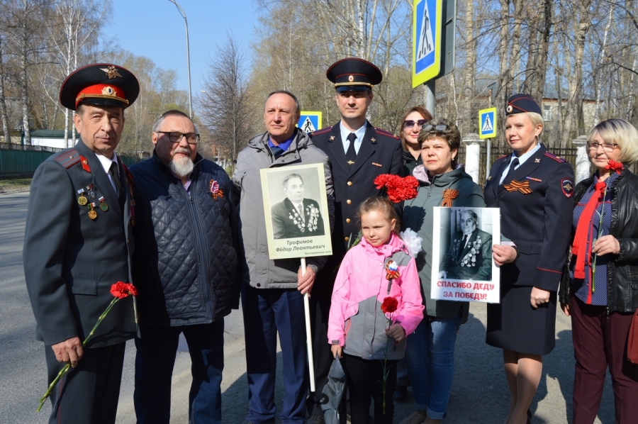 Полицейские совместно с Советом ветеранов почтили память ветеранов Великой Отечественной войны Полицейские совместно с Советом ветеранов почтили память ветеранов Великой Отечественной войны