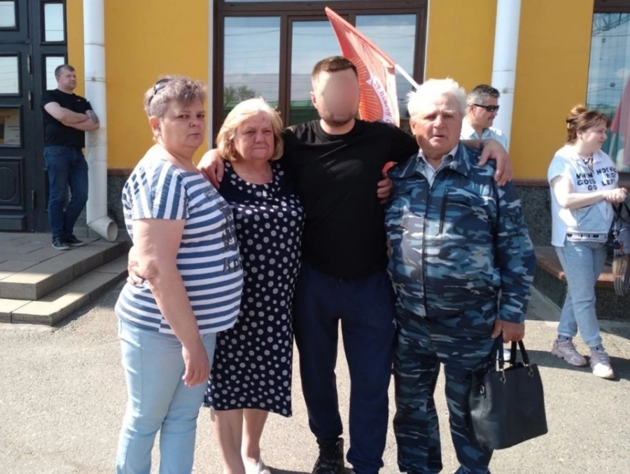 Жительница Северска рассказала, что заставило ее сына уехать на СВО на 2 года Жительница Северска рассказала, что заставило ее сына уехать на СВО на 2 года