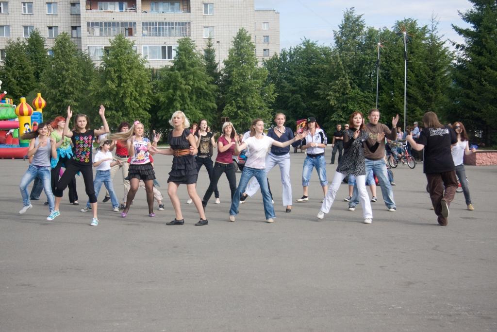 Танцевальный флэшмоб в Северске Танцевальный флэшмоб в Северске
