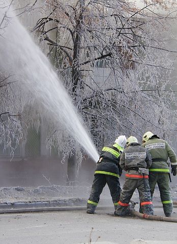 Как тушили крупный пожар в жилом доме Как тушили крупный пожар в жилом доме